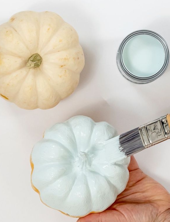 Painting pumpkins with Rust-Oleum Chalky Finish Furniture Paint for Halloween