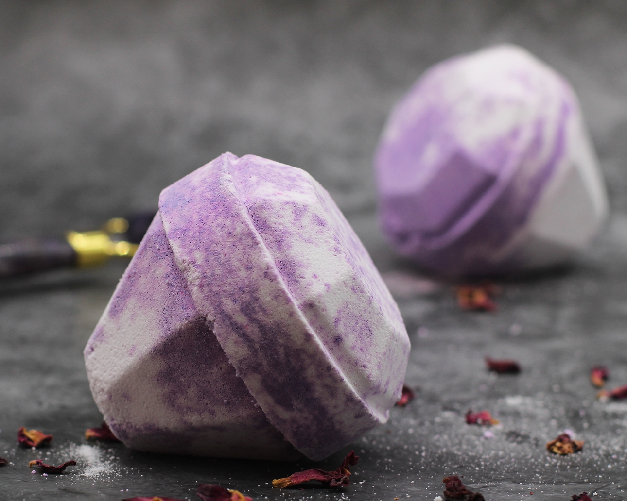 diamond shaped bath bombs in lilac