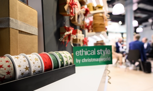 eco friendly christmas ribbons
