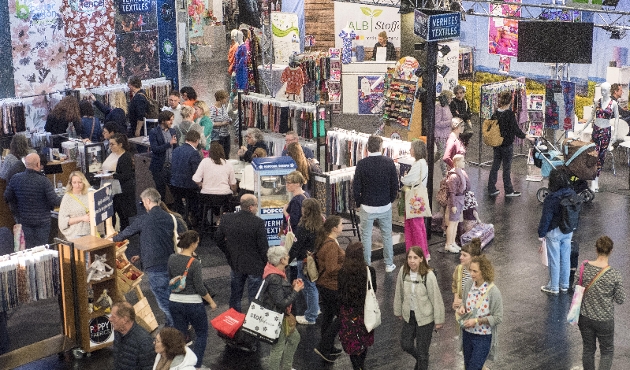 busy trade show exhibition hall