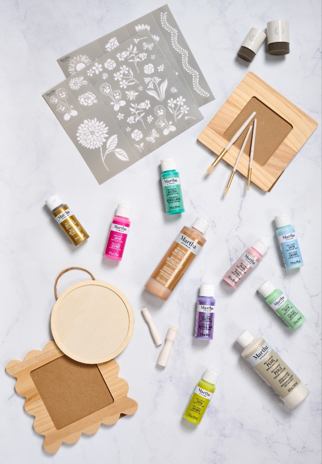 MARTHA STEWART paints