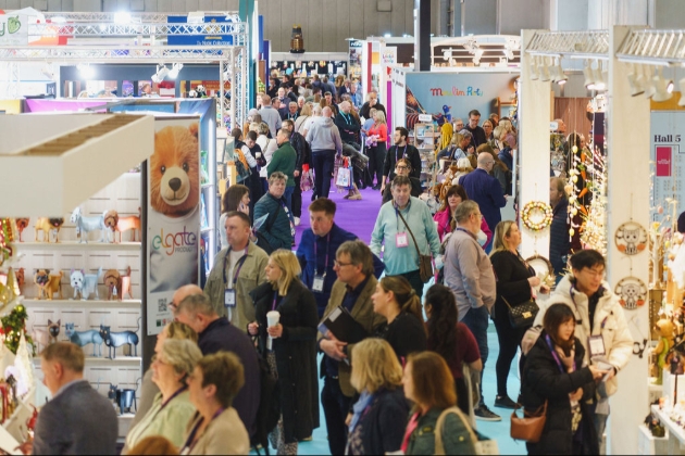 Busy aiseles at Spring Fair trade show