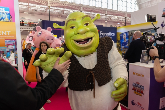 shrek character waving to camera