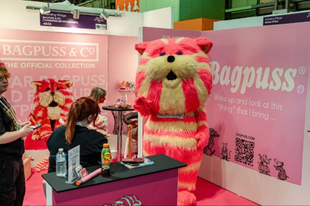 Bagpuss character at trade fair