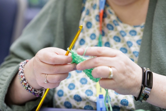 lady knitting
